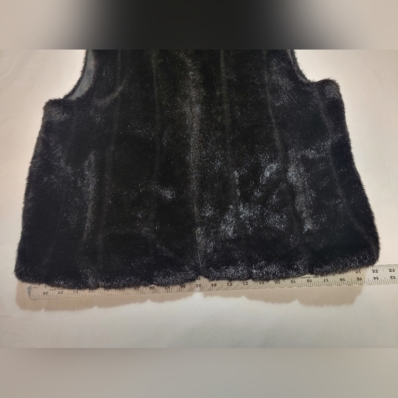 Reversible Black Faux Fur Vest Unbranded M/L Zipper closure slit pockets - Picture 7 of 9